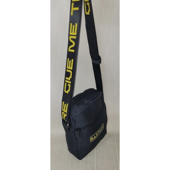 BASTILLE Black Zippered Crossbody Bag Adjustable Strap NEW - Picture 2 of 6